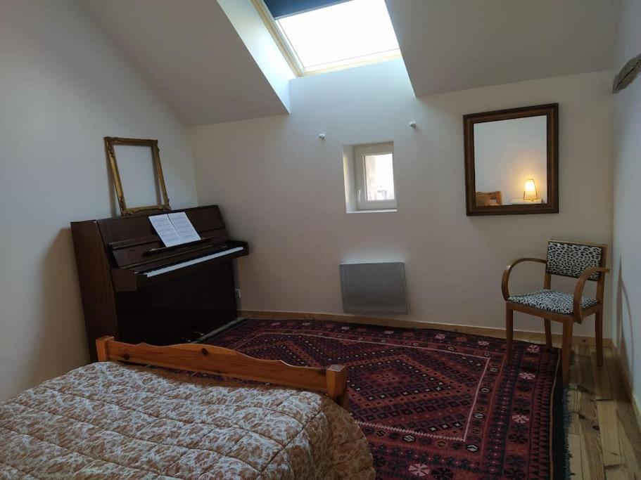 Superbe Appartement Dans Charmant Corps De Ferme Acheres-la-Foret Exteriör bild